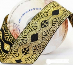 50мм. 03С3091-Г50 (рис.1043) ЛЕНТА ОТДЕЛОЧНАЯ черный с золотом*063, 50мм (рул.50м)