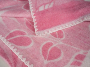 Одеяло п/шерсть 50% 140*205 жаккард Листья цв. розовый