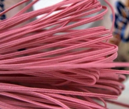 1С14-Г50 (рис.5507) ШНУР ОТДЕЛОЧНЫЙ (сутаж) розовый*004, d-2.5мм (рул.20м)