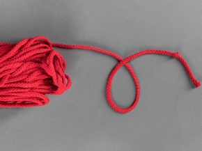 4мм. ШХ8-004-7 Шнур D-4мм, х/б 100%, красный