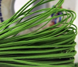 1С14-Г50 (рис.5507) ШНУР ОТДЕЛОЧНЫЙ (сутаж) яблочно-зеленый*105, d-2.5мм (рул.20м)