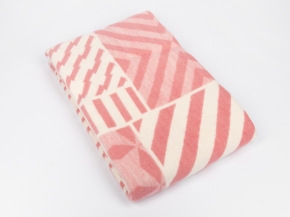 Одеяло п/шерсть 15% 140*205 жаккард "Пэчворк" цв. розовый