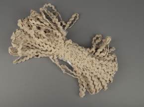 1С51-Г50 (рис.507) ТЕСЬМА ОТДЕЛОЧНАЯ ВЬЮНЧ. 9мм, св.бежевый*068 (рул.30м)